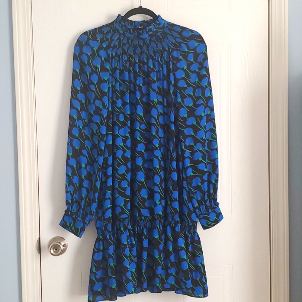 Kate spade  beutiful flowers dress  very pretty color perfect for springtime